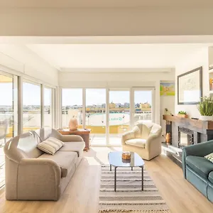 https://oceanfront-big-terrace-private-condo.hotels-lisbon-portugal.com