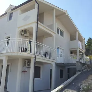 apartments-holiday-gavric.splithotels.org/